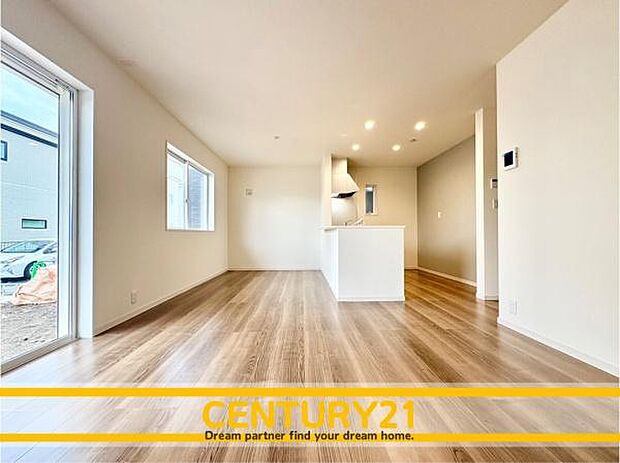 ■■憩いのリビング■■くつろぎを愉しむリビングルームは憩いの場となります。リビングとダイニングの空間機能を活かし、巧みに使い分ける発想が、ライフスタイルに新しいゆとりをもたらします。