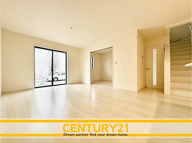 ■■家族団らんの空間■■朝は爽やかな日差しを浴びながら、家族みんなでおいしい朝食。昼下がりには読書やお昼寝でもしながらのんびりと過ごすひと時…。