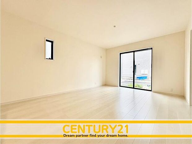 ■■憩いの場所■■パートナーや家族が集う憩いの空間。真新しい木目、Shadeのあるフローリングや白亜のクロスを陽の光、ダウンライトが照らし出し、家族・友人・知人の会話に華を咲かせます。