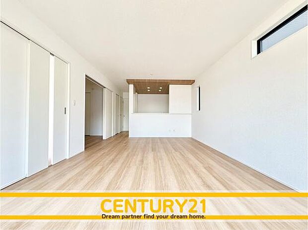 ■■憩いのリビング■■くつろぎを愉しむリビングルームは憩いの場となります。リビングとダイニングの空間機能を活かし、巧みに使い分ける発想が、ライフスタイルに新しいゆとりをもたらします。