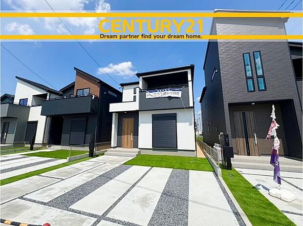 ■■駐車場■■ファミリーカーの需要が多い中、駐車場も確保いたしました。マンションとは違う敷地内駐車。ご主人様のお車のお手入れにも気合が入りますね。