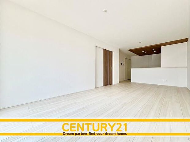 ■■家族団らんの空間■■朝は爽やかな日差しを浴びながら、家族みんなでおいしい朝食。昼下がりには読書やお昼寝でもしながらのんびりと過ごすひと時…。