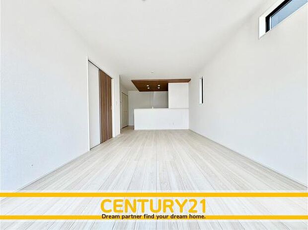 ■■憩いのリビング■■くつろぎを愉しむリビングルームは憩いの場となります。リビングとダイニングの空間機能を活かし、巧みに使い分ける発想が、ライフスタイルに新しいゆとりをもたらします。