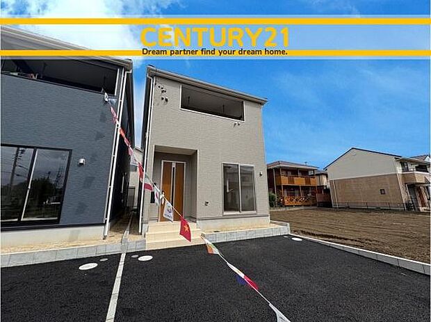 ■■駐車場■■ファミリーカーの需要が多い中、駐車場も確保いたしました。マンションとは違う敷地内駐車。ご主人様のお車のお手入れにも気合が入りますね。