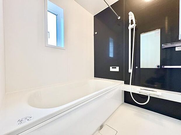 ■■一日の疲れを癒す■■癒しの空間バスルームです。天気に左右されずに洗濯物を乾かせる、浴室乾燥機＆オートバス機能付きです。