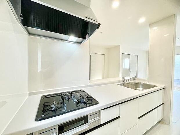 ■■キッチン■■家族や友人と味わう料理。会話を楽しみながら作りたいものですね。