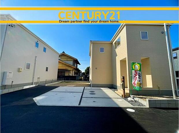 ■■駐車場■■ファミリーカーの需要が多い中、駐車場も確保いたしました。マンションとは違う敷地内駐車。ご主人様のお車のお手入れにも気合が入りますね。