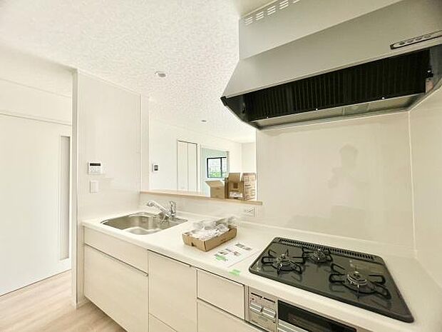 ■■キッチン■■家族や友人と味わう料理。会話を楽しみながら作りたいものですね。