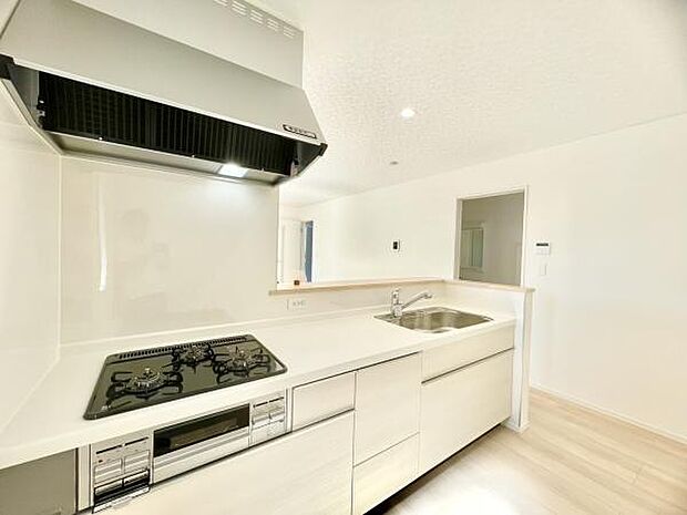 ■■キッチン■■家族や友人と味わう料理。会話を楽しみながら作りたいものですね。