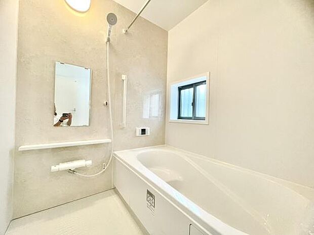 ■■一日の疲れを癒す■■癒しの空間バスルームです。天気に左右されずに洗濯物を乾かせる、浴室乾燥機&オートバス機能付きです。