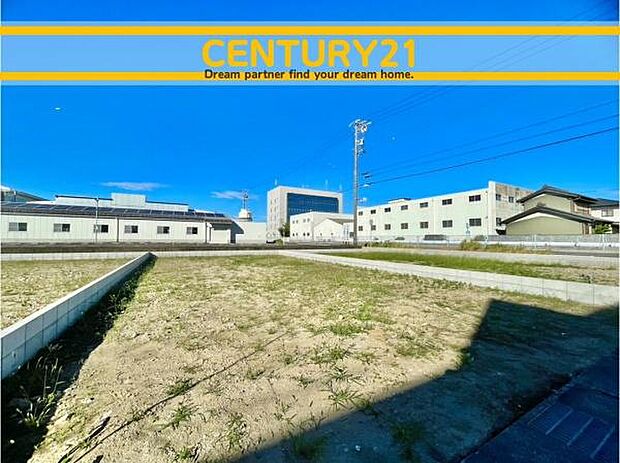 ■■駐車場■■ファミリーカーの需要が多い中、駐車場も確保いたしました。マンションとは違う敷地内駐車。ご主人様のお車のお手入れにも気合が入りますね。