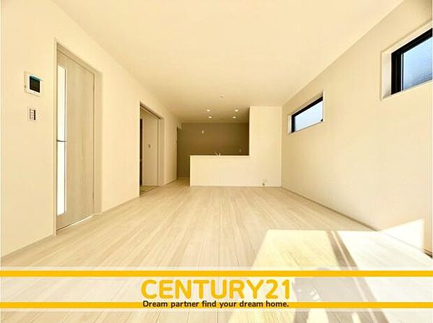 ■■憩いのリビング■■くつろぎを愉しむリビングルームは憩いの場となります。リビングとダイニングの空間機能を活かし、巧みに使い分ける発想が、ライフスタイルに新しいゆとりをもたらします。