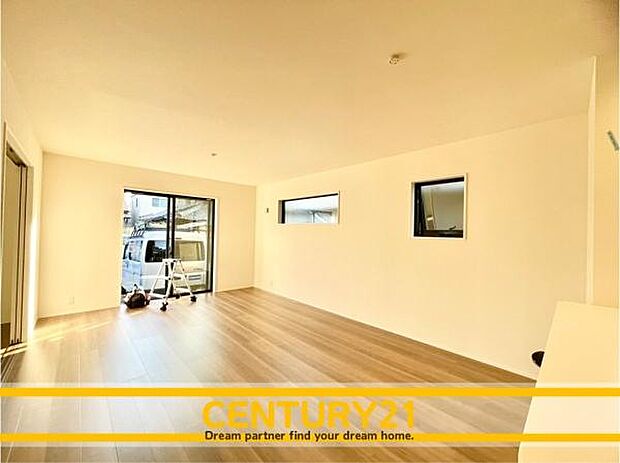 ■■家族団らんの空間■■朝は爽やかな日差しを浴びながら、家族みんなでおいしい朝食。昼下がりには読書やお昼寝でもしながらのんびりと過ごすひと時…。