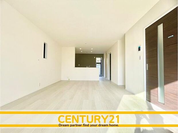 ■■憩いのリビング■■くつろぎを愉しむリビングルームは憩いの場となります。リビングとダイニングの空間機能を活かし、巧みに使い分ける発想が、ライフスタイルに新しいゆとりをもたらします。