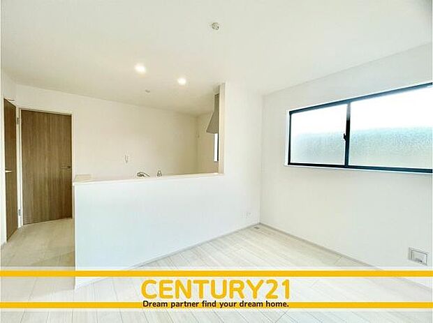 ■■家族団らんの空間■■朝は爽やかな日差しを浴びながら、家族みんなでおいしい朝食。昼下がりには読書やお昼寝でもしながらのんびりと過ごすひと時…。