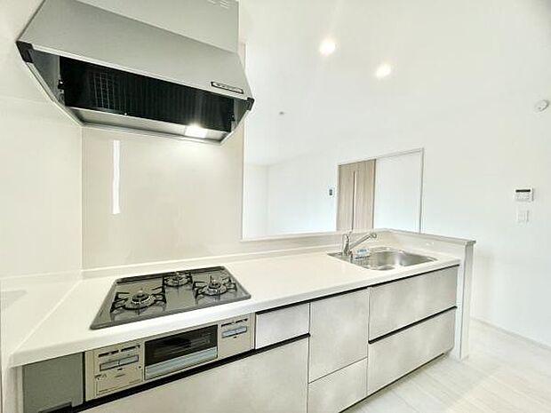 ■■キッチン■■家族や友人と味わう料理。会話を楽しみながら作りたいものですね。