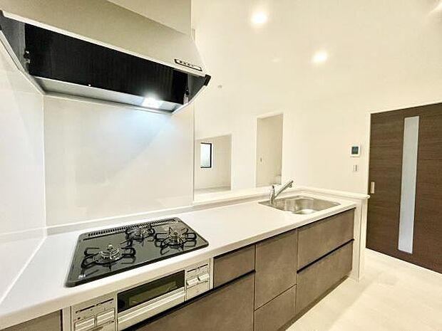 ■■キッチン■■家族や友人と味わう料理。会話を楽しみながら作りたいものですね。