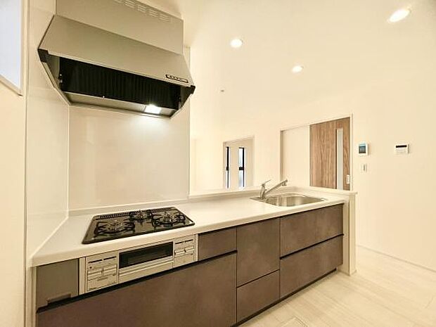 ■■キッチン■■家族や友人と味わう料理。会話を楽しみながら作りたいものですね。