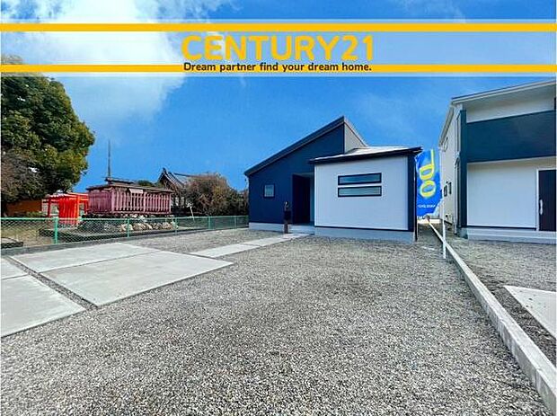 ■■駐車場■■ファミリーカーの需要が多い中、駐車場も確保いたしました。マンションとは違う敷地内駐車。ご主人様のお車のお手入れにも気合が入りますね。