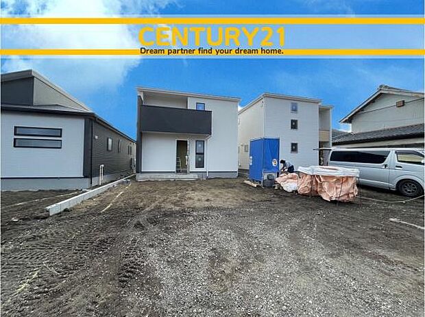 ■■駐車場■■ファミリーカーの需要が多い中、駐車場も確保いたしました。マンションとは違う敷地内駐車。ご主人様のお車のお手入れにも気合が入りますね。