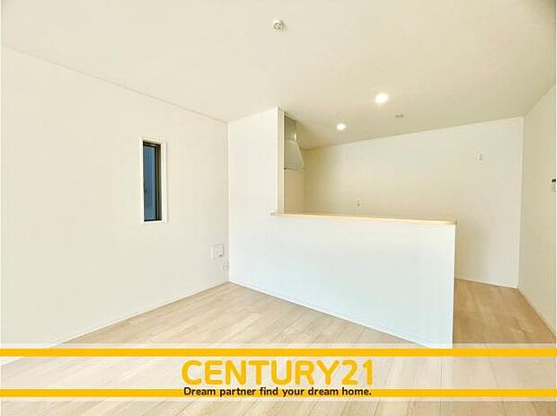 ■■家族団らんの空間■■朝は爽やかな日差しを浴びながら、家族みんなでおいしい朝食。昼下がりには読書やお昼寝でもしながらのんびりと過ごすひと時…。