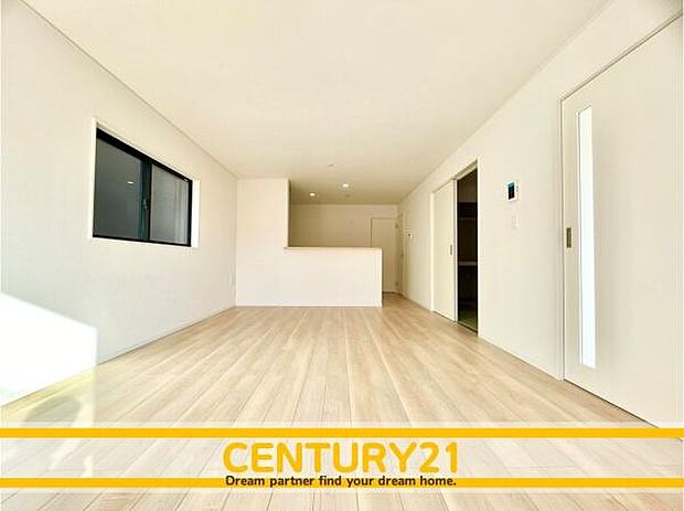 ■■憩いのリビング■■くつろぎを愉しむリビングルームは憩いの場となります。リビングとダイニングの空間機能を活かし、巧みに使い分ける発想が、ライフスタイルに新しいゆとりをもたらします。