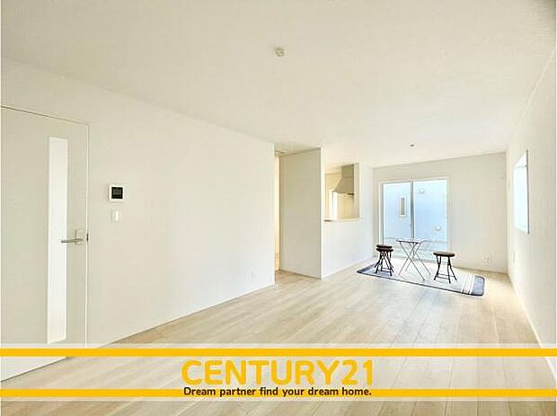 ■■家族団らんの空間■■朝は爽やかな日差しを浴びながら、家族みんなでおいしい朝食。昼下がりには読書やお昼寝でもしながらのんびりと過ごすひと時…。