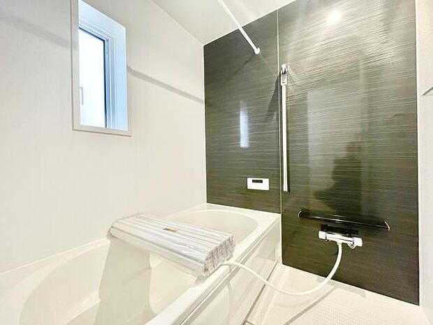 ■■一日の疲れを癒す■■癒しの空間バスルームです。天気に左右されずに洗濯物を乾かせる、浴室乾燥機＆オートバス機能付きです。