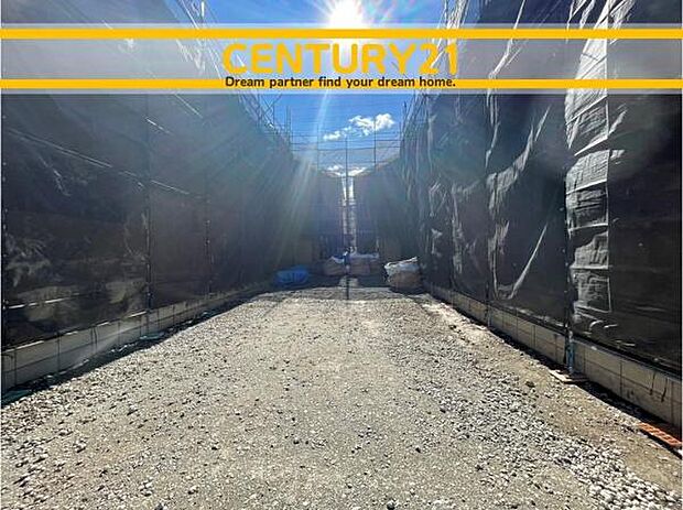 ■■駐車場■■ファミリーカーの需要が多い中、駐車場も確保いたしました。マンションとは違う敷地内駐車。ご主人様のお車のお手入れにも気合が入りますね。