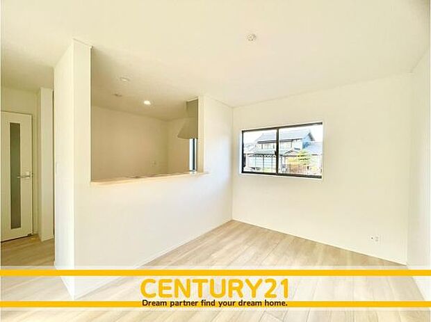 ■■家族団らんの空間■■朝は爽やかな日差しを浴びながら、家族みんなでおいしい朝食。昼下がりには読書やお昼寝でもしながらのんびりと過ごすひと時…。