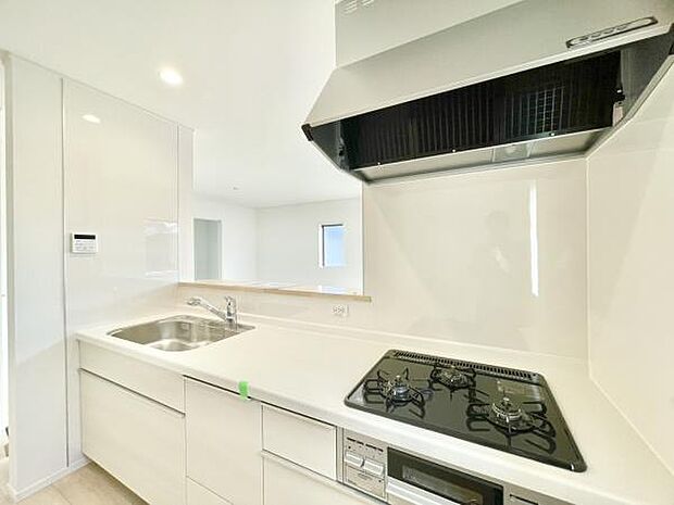 ■■キッチン■■家族や友人と味わう料理。会話を楽しみながら作りたいものですね。