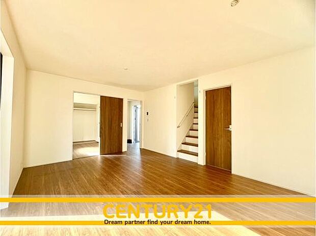 ■■家族団らんの空間■■朝は爽やかな日差しを浴びながら、家族みんなでおいしい朝食。昼下がりには読書やお昼寝でもしながらのんびりと過ごすひと時…。