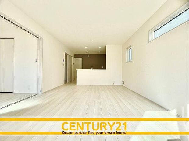 ■■憩いのリビング■■くつろぎを愉しむリビングルームは憩いの場となります。リビングとダイニングの空間機能を活かし、巧みに使い分ける発想が、ライフスタイルに新しいゆとりをもたらします。