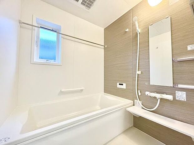 ■■一日の疲れを癒す■■癒しの空間バスルームです。天気に左右されずに洗濯物を乾かせる、浴室乾燥機&オートバス機能付きです。