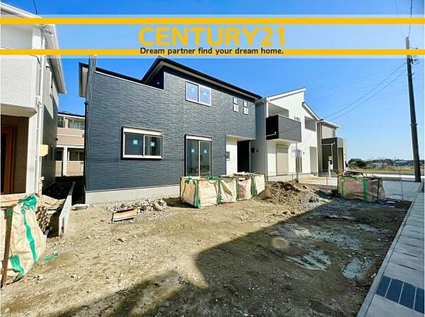 ■■駐車場■■ファミリーカーの需要が多い中、駐車場も確保いたしました。マンションとは違う敷地内駐車。ご主人様のお車のお手入れにも気合が入りますね。