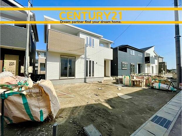 ■■駐車場■■ファミリーカーの需要が多い中、駐車場も確保いたしました。マンションとは違う敷地内駐車。ご主人様のお車のお手入れにも気合が入りますね。