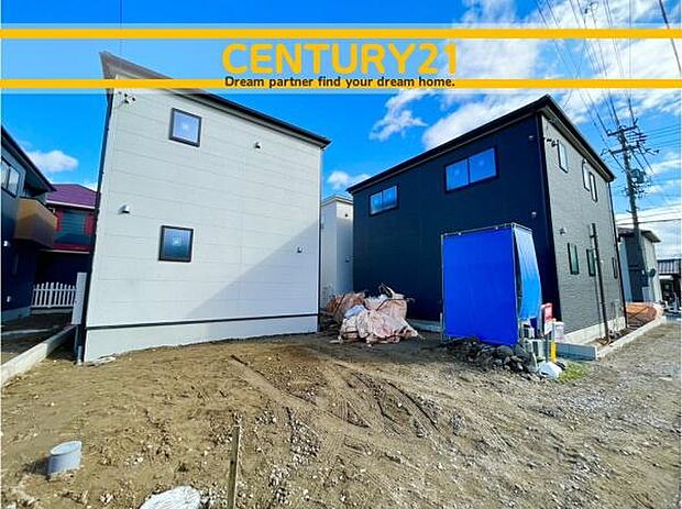 ■■駐車場■■ファミリーカーの需要が多い中、駐車場も確保いたしました。マンションとは違う敷地内駐車。ご主人様のお車のお手入れにも気合が入りますね。