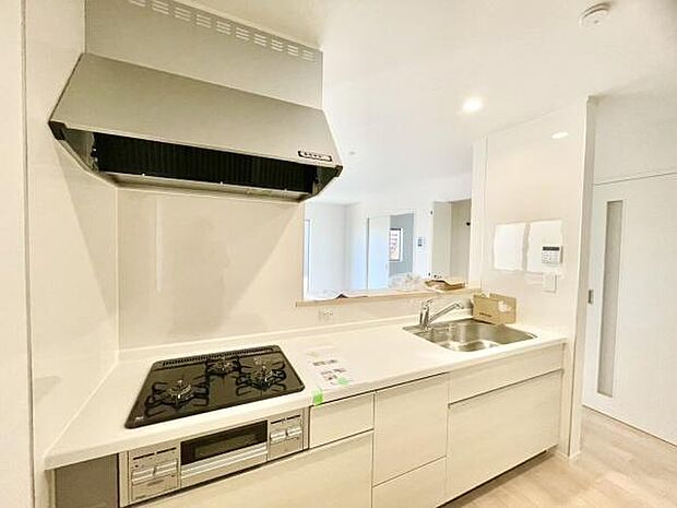 ■■キッチン■■家族や友人と味わう料理。会話を楽しみながら作りたいものですね。