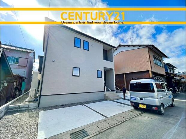 ■■駐車場■■ファミリーカーの需要が多い中、駐車場も確保いたしました。マンションとは違う敷地内駐車。ご主人様のお車のお手入れにも気合が入りますね。