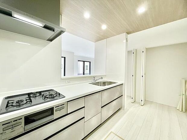 ■■キッチン■■家族や友人と味わう料理。会話を楽しみながら作りたいものですね。