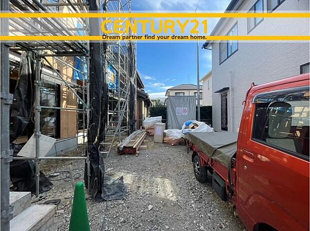 ■■駐車場■■ファミリーカーの需要が多い中、駐車場も確保いたしました。マンションとは違う敷地内駐車。ご主人様のお車のお手入れにも気合が入りますね。