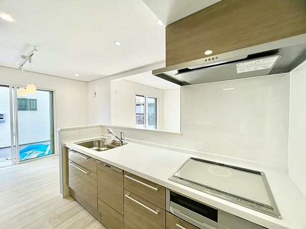 ■■IHクッキングヒーター■■ママの家事におお助かりな3連IHコンロ!お掃除が楽々!