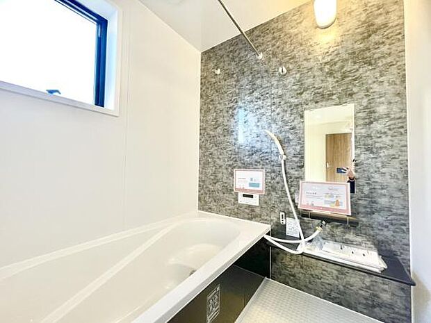 ■■一日の疲れを癒す■■癒しの空間バスルームです。天気に左右されずに洗濯物を乾かせる、浴室乾燥機＆オートバス機能付きです。