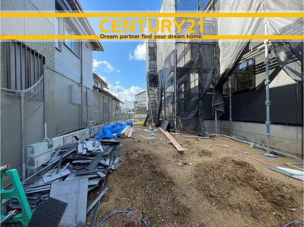 ■■駐車場■■ファミリーカーの需要が多い中、駐車場も確保いたしました。マンションとは違う敷地内駐車。ご主人様のお車のお手入れにも気合が入りますね。