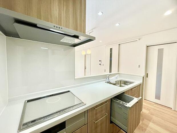 ■■キッチン■■家族や友人と味わう料理。会話を楽しみながら作りたいものですね。