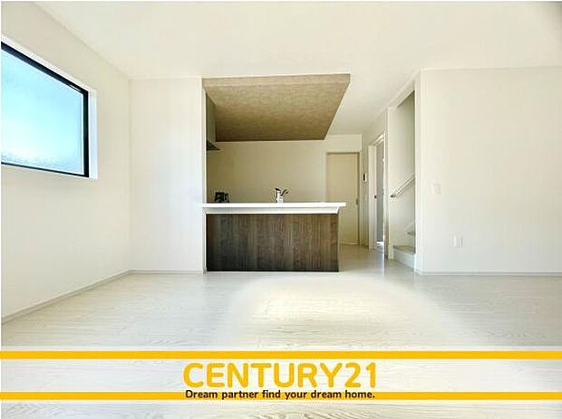 ■■憩いのリビング■■くつろぎを愉しむリビングルームは憩いの場となります。リビングとダイニングの空間機能を活かし、巧みに使い分ける発想が、ライフスタイルに新しいゆとりをもたらします。