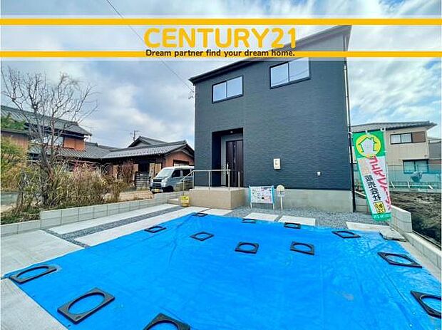 ■■駐車場■■ファミリーカーの需要が多い中、駐車場も確保いたしました。マンションとは違う敷地内駐車。ご主人様のお車のお手入れにも気合が入りますね。