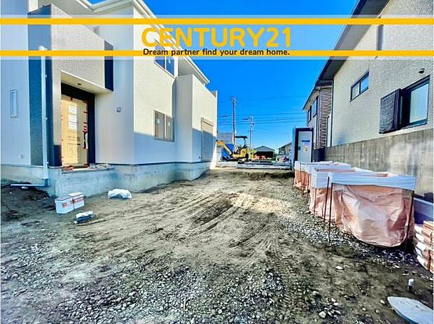 ■■駐車場■■ファミリーカーの需要が多い中、駐車場も確保いたしました。マンションとは違う敷地内駐車。ご主人様のお車のお手入れにも気合が入りますね。