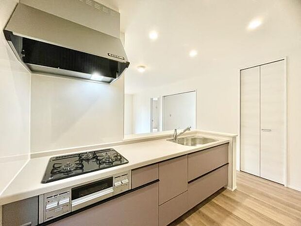 ■■キッチン■■家族や友人と味わう料理。会話を楽しみながら作りたいものですね。