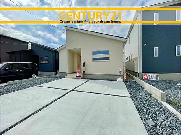 ■■駐車場■■ファミリーカーの需要が多い中、駐車場も確保いたしました。マンションとは違う敷地内駐車。ご主人様のお車のお手入れにも気合が入りますね。